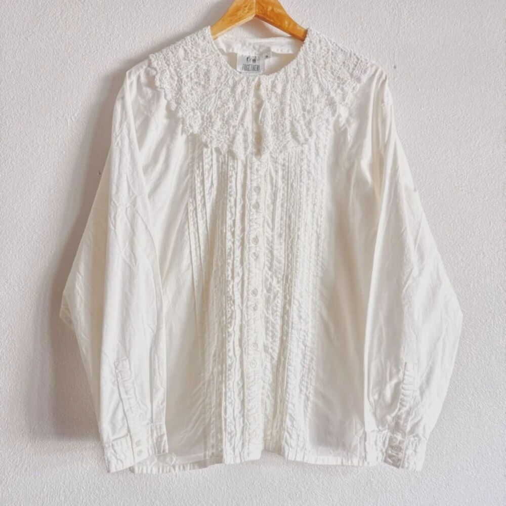 80s vintage white cotton blouse with pleated front and crochet collar